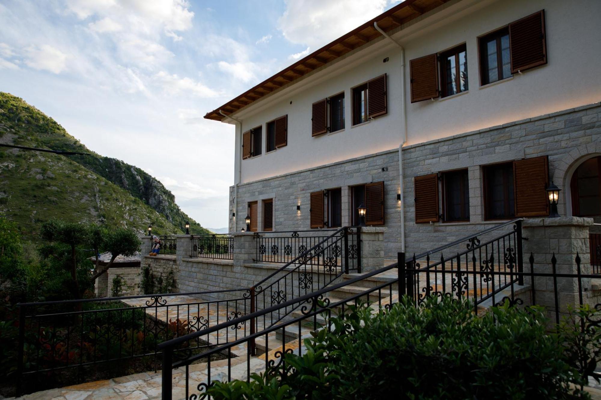 Bujtina Sophie Hotel Libohove Buitenkant foto